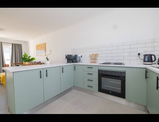 3 BEDROOM FREEHOLD FOR SALE IN SILVERSANDS